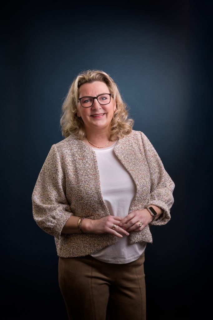Yvonne Achterberg, Secretaresse bij Schravenmade Advocaten